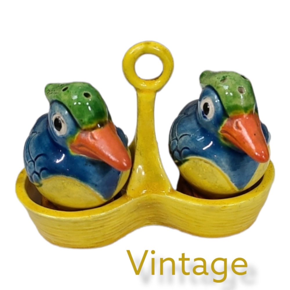 Vintage Japanese Parrot Salt & Pepper Shakers with Holder - Picture 2 of 7
